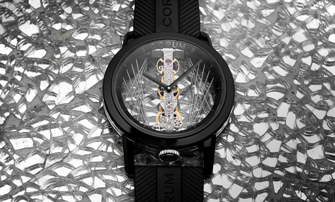CORUM - BUBBLE - B113/03952 - 金色吊橋 懸絲掛冕|CORUM金橋系列 建築與製錶美學的極致融合