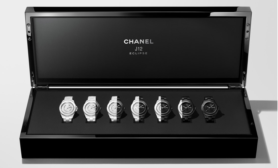以黑白配的各種可能性,詮釋月蝕的模樣|CHANEL J12腕錶的黑白實驗