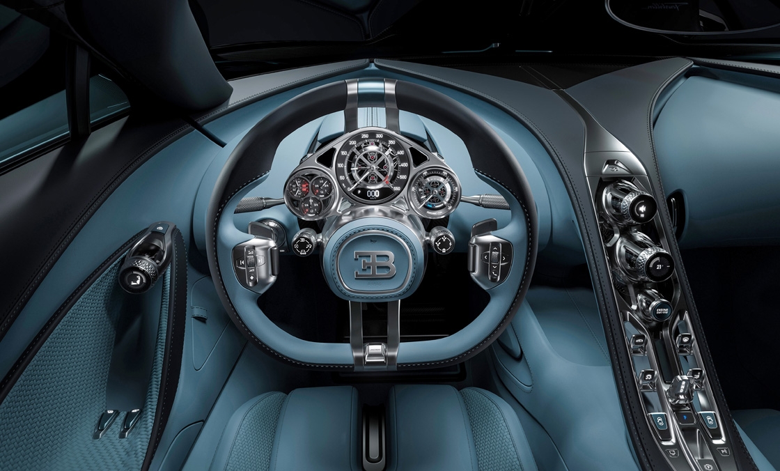 JACOB & CO. - BUGATTI - BU300.22.AA.AA.A - 戴著走的V16氣缸引擎|Jacob & Co.發表超跑Bugatti Tourbillon同名限量腕錶