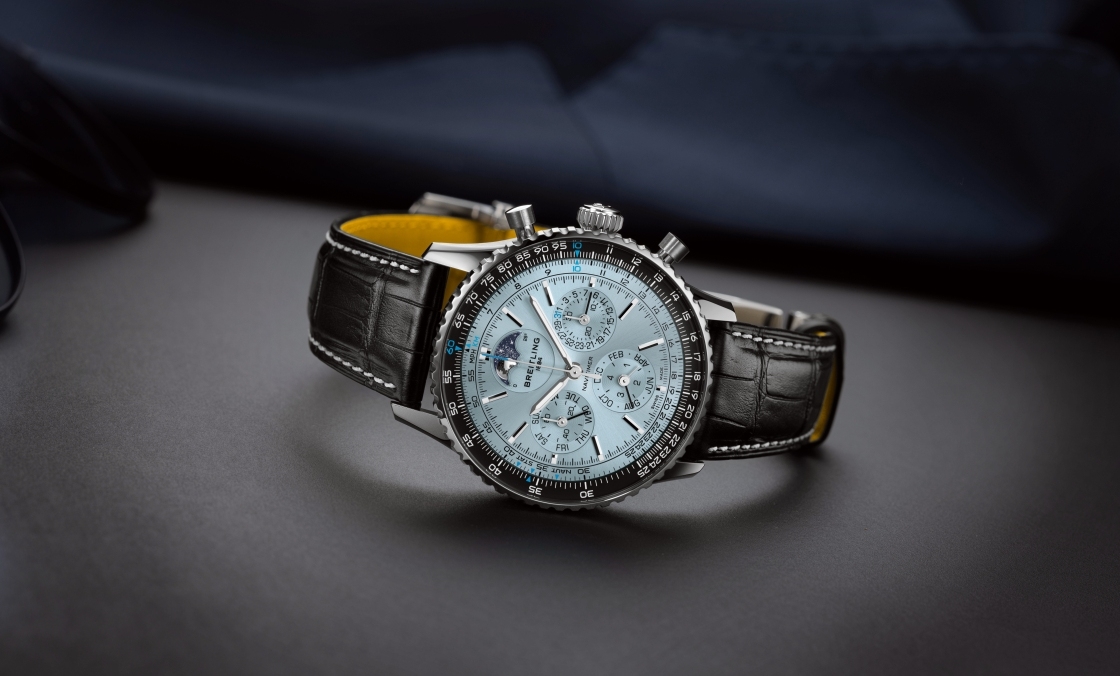 BREITLING - NAVITIMER - PB1920251C1A1 - 冰藍面新作!百年靈推出Navitimer B19不鏽鋼萬年曆計時碼錶