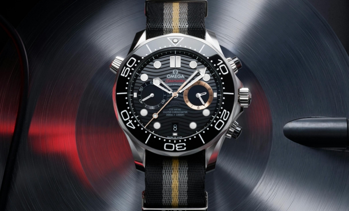 OMEGA - SEAMASTER - 210.32.44.51.01.002 - 007首枚海馬計時碼錶登場！歐米茄將《007：初露鋒芒》遊戲裝備帶到現實