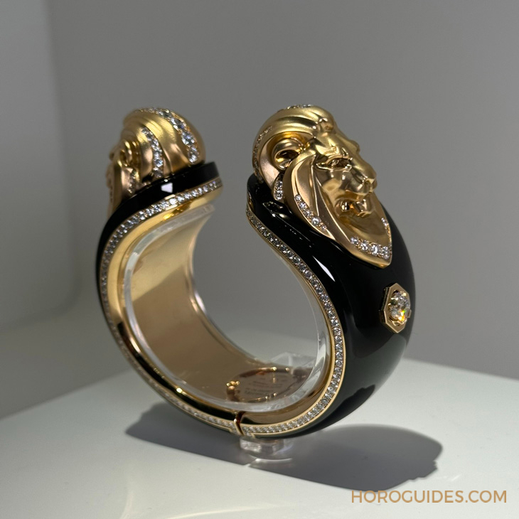 CHANEL - 高級鐘錶 - (Seated Lion 長項鍊錶) - 獅子,永恆的守護|CHANEL The Time of the Lion系列高級製錶