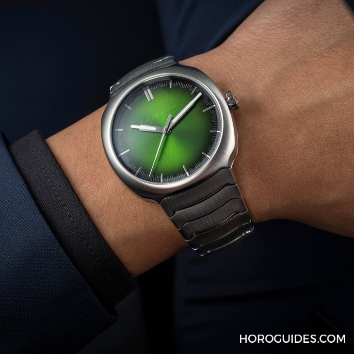 VACHERON CONSTANTIN - OVERSEAS - 5520V/210R-B966 - 名錶達人來點名，哪款一體式鍊帶腕錶最好看、最好戴？