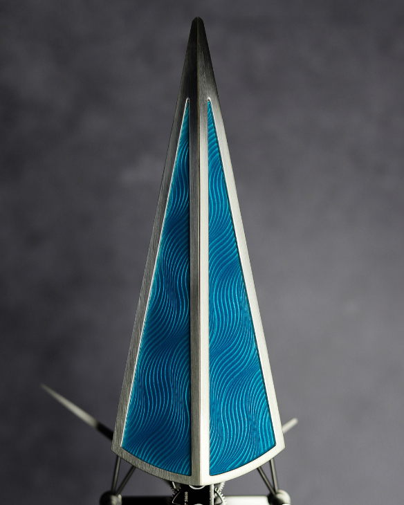 以競賽划艇為靈感，L