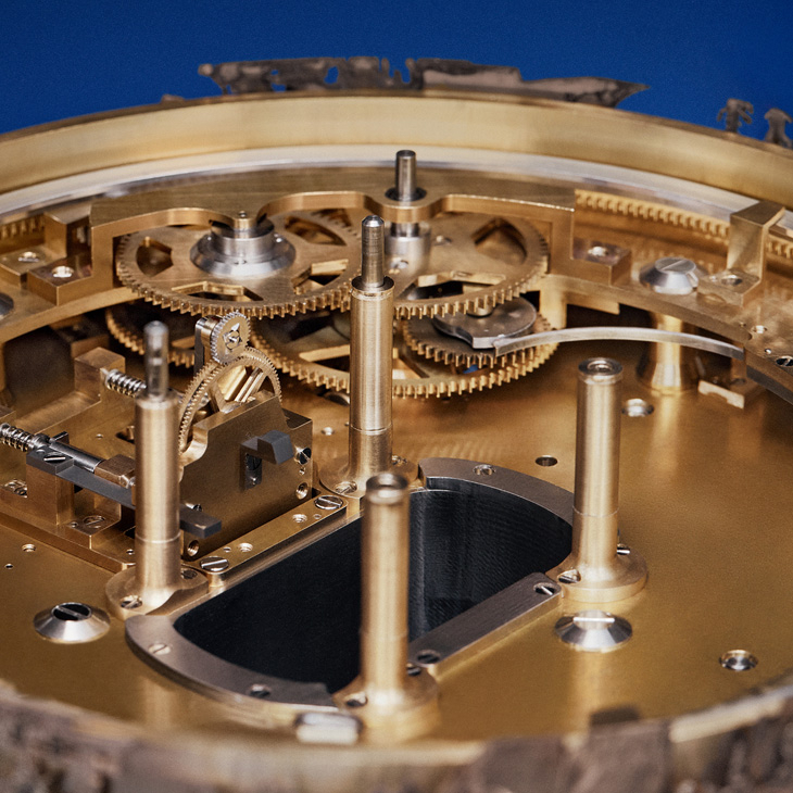 Louis Vuitton × De Bethune重啟子母鐘的古老靈魂|LVDB-03 Sympathique Louis Varius全解析