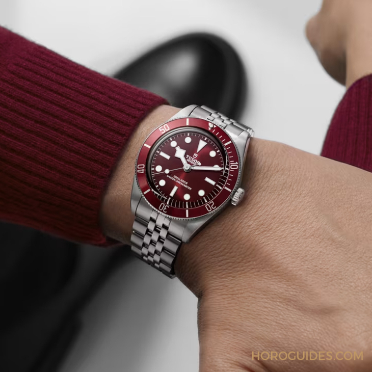 TUDOR - BLACK BAY - M7939A1A0RU-0001 - 潛水本色艷壓紅毯｜TUDOR推出酒紅色Black Bay 58腕錶