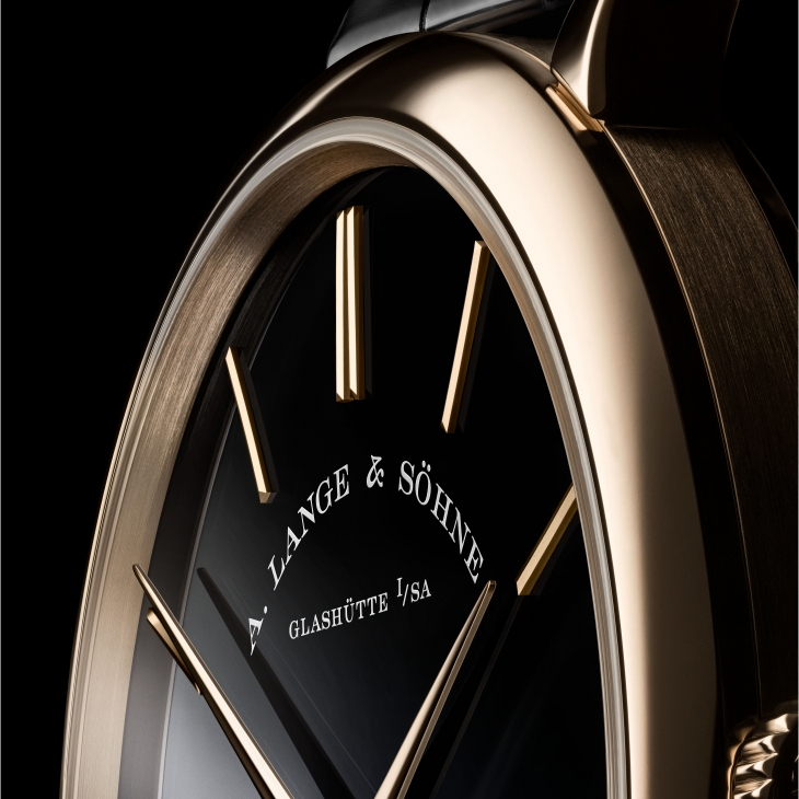 A. LANGE & SÖHNE - SAXONIA - 德系簡約,邂逅冷冽鉑金與溫潤蜜金|朗格推出Saxonia Thin蜂蜜金及鉑金黑色縞瑪瑙限量版