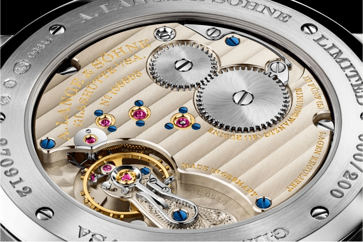 A. LANGE & SÖHNE - SAXONIA - 德系簡約,邂逅冷冽鉑金與溫潤蜜金|朗格推出Saxonia Thin蜂蜜金及鉑金黑色縞瑪瑙限量版