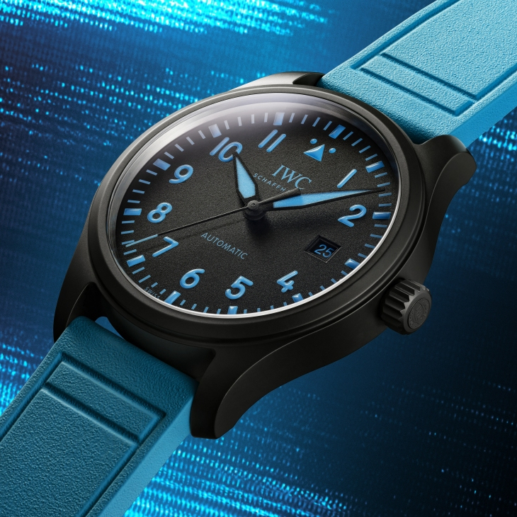 IWC - PILOT - IW389411 - 車手極速藍入作！IWC聯手與Mercedes-AMG馬石油F1™車隊車手George Russell推限量飛行雙傑