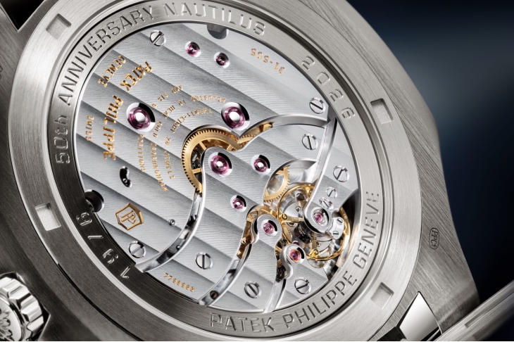 PATEK PHILIPPE - NAUTILUS - 5810/1G-001 - 半世紀的運動優雅傳奇!PATEK PHILIPPE Nautilus 50周年紀念系列以纖巧新作與首款座鐘上陣