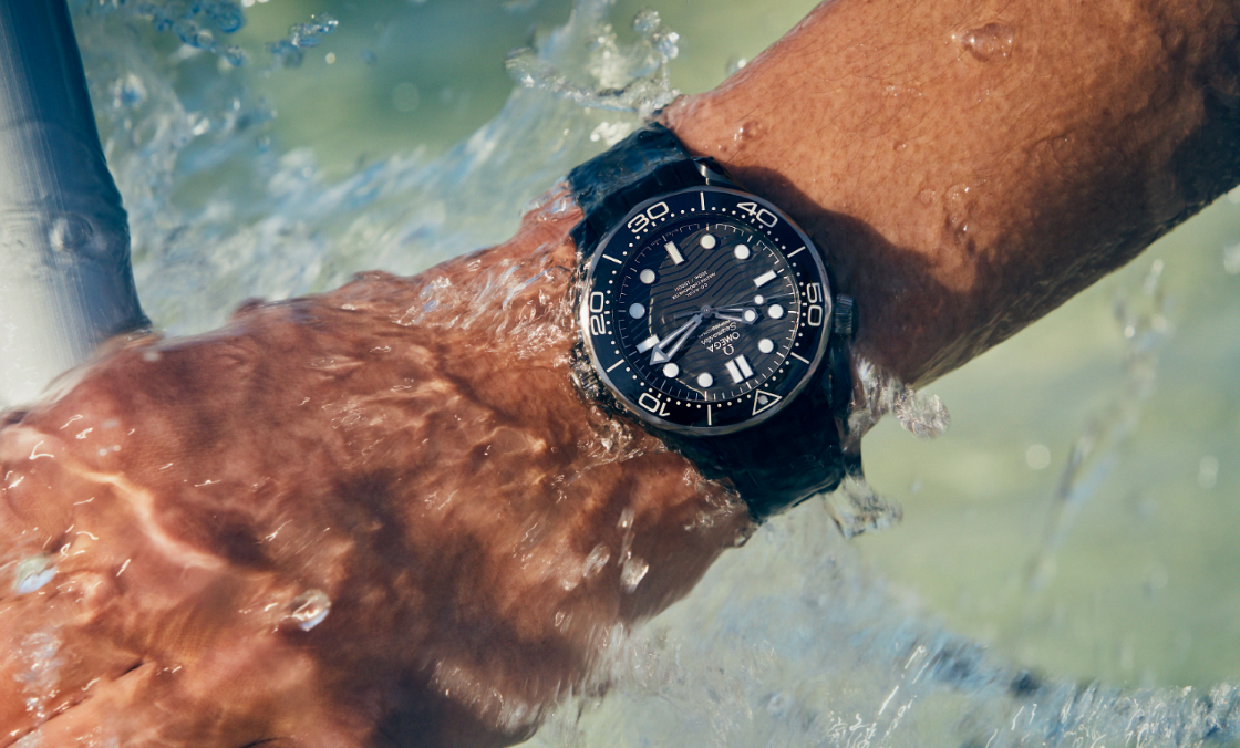 OMEGA - SEAMASTER - 210.92.44.20.01.001 - 硬漢更單純，陶瓷＋鈦金屬Seamaster 300