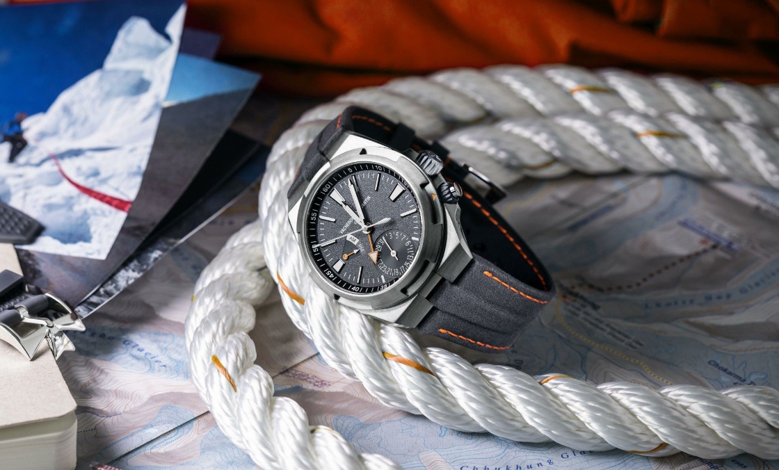 VACHERON CONSTANTIN - OVERSEAS - 7900V/110A-B334 - VC江詩丹頓縱橫四海的探險征途 - Cory Richards特別版
