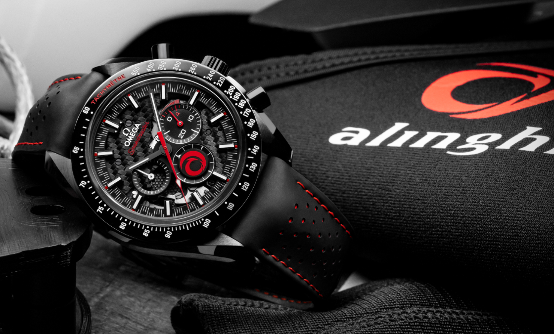 OMEGA - SPEEDMASTER - 311.92.44.30.01.002 - 黑與紅,力與美|歐米茄超霸系列月之暗面Alinghi腕錶