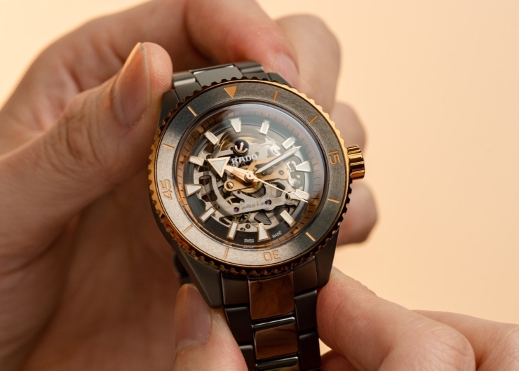 更能滿足收藏樂趣!RADO Captain Cook雷達表庫克船長全陶瓷鏤空腕錶