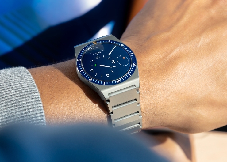 RESSENCE發表Type 7：品牌首款一體式鍊帶GMT腕錶