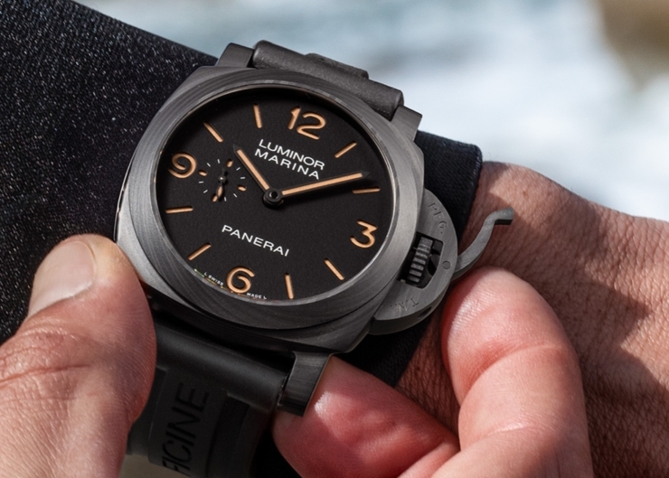 Carbotech入列！PANERAI Luminor Marina PAM01707以高科技碳纖維演繹經典輪廓