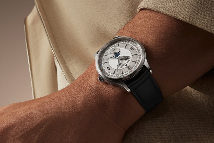 JAEGER-LECOULTRE - MASTER CONTROL - Q4148450 - 積家發表 Master Control Calendar 限量版，灰銀雙色錶盤新演繹經典