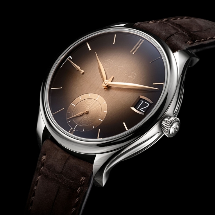 H. MOSER & CIE - ENDEAVOUR - 1800-0207 - 煙燻鮭魚色回歸:勇創者萬年曆腕錶展現亨利慕時的純粹美學