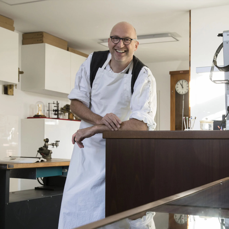突破極限的微型宇宙:Marco Lang「Seven Spheres」七軸陀飛輪腕錶