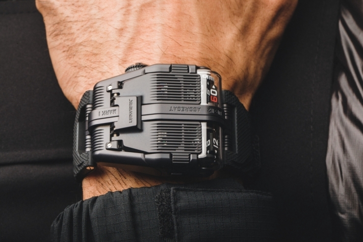 AUDEMARS PIGUET - Neo Frame - 15245OR.OO.D206VE.01 - 【編輯視角】當時間變成一個「瞬間」：跳時錶為何讓藏家著迷？