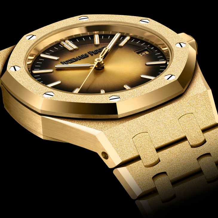 AUDEMARS PIGUET - ROYAL OAK - 26735SG.OO.1320SG.01 - AUDEMARS PIGUET 愛彼如何成為貴金屬專家|Royal Oak皇家橡樹鏤空飛行陀飛輪自動上鍊沙金腕錶與霜金腕錶