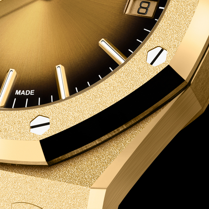 AUDEMARS PIGUET - ROYAL OAK - 26735SG.OO.1320SG.01 - AUDEMARS PIGUET 愛彼如何成為貴金屬專家|Royal Oak皇家橡樹鏤空飛行陀飛輪自動上鍊沙金腕錶與霜金腕錶