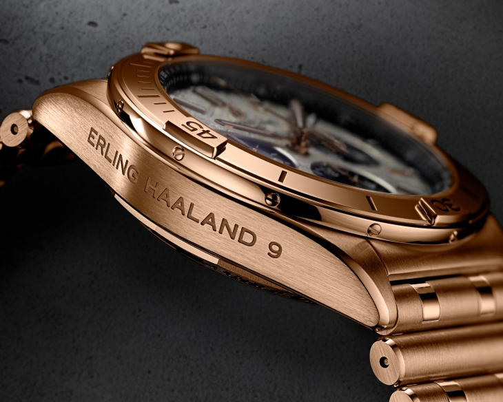 BREITLING - CHRONOMAT - RB01347A1F1S1 - 隕石獨步,征服球場|百年靈攜手曼城球星「魔人」哈蘭德推出Chronomat限量腕錶