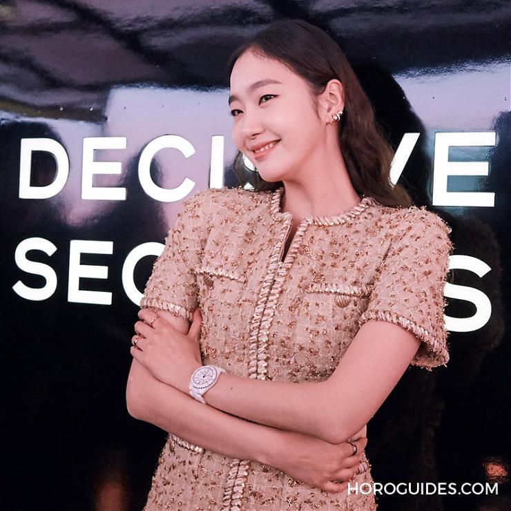 CHANEL - J12 - H5702 - 黑或白?#TheNewJ12怎麼挑?