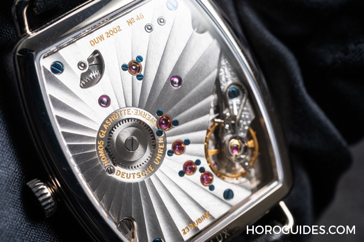 NOMOS - GOLDEN - 920 - NOMOS Lux白金腕錶，一種讓人意猶未盡的氣質美學