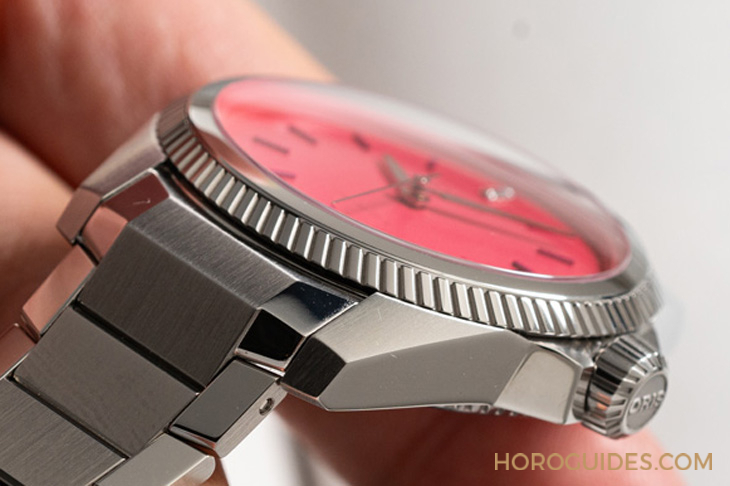 ORIS - PROPILOT - 01 531 7796 4158-07 8 17 05LC - 想追的來！華麗巨星Miss Piggy和你捉迷藏｜Oris ProPilot X Miss Piggy特別版腕錶