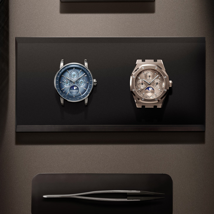 AUDEMARS PIGUET - ROYAL OAK - 26674SG.OO.1320SG.01 - 全新自動上鍊萬年曆機芯7138、「雲夜藍50」陶瓷新色,Audemars Piguet愛彼150年週年話題新作強勢連發