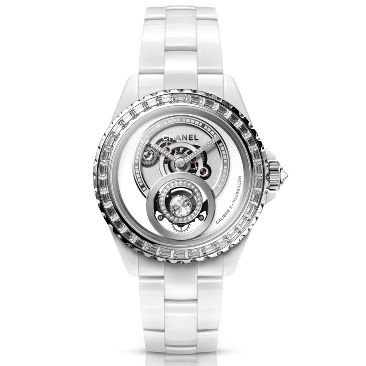 25年的風格永恆&持續進化:定義CHANEL J12腕錶的技術關鍵