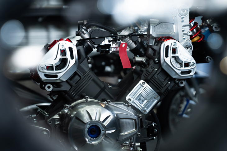 RICHARD MILLE - 極速逸品!以製錶精髓入魂的動力機械|RICHARD MILLE ⨯ Brough Superior RMB01摩托車