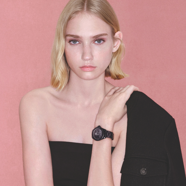 CHANEL - J12 - (Mademoiselle J12 Blush Caliber 12.1機芯38毫米腕錶) - 以粉紅色調為腕錶上妝:CHANEL BLUSH限定腕錶系列,彩妝美學與高級製錶的交會