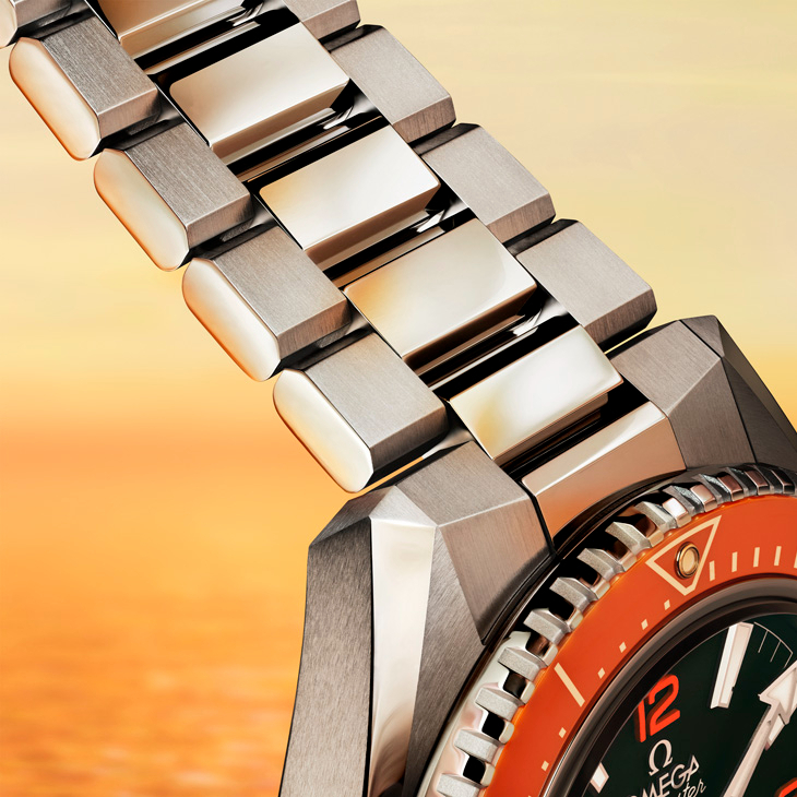 OMEGA第四代Planet Ocean俐落上陣