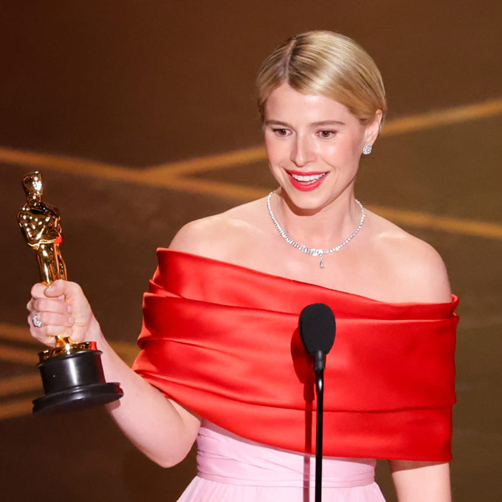 CHANEL - BOY·FRIEND - H6589 - 重溫1930年代好萊塢風華｜CHANEL閃耀2026奧斯卡紅毯