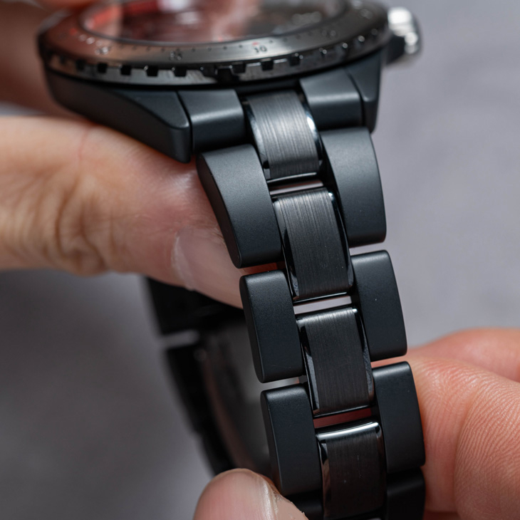 CHANEL - J12 - (J12 Caliber 12.1 38毫米腕錶) - CHANEL J12歷來最重要常態規格擴編:42毫米&28毫米、霧面藍色陶瓷登場