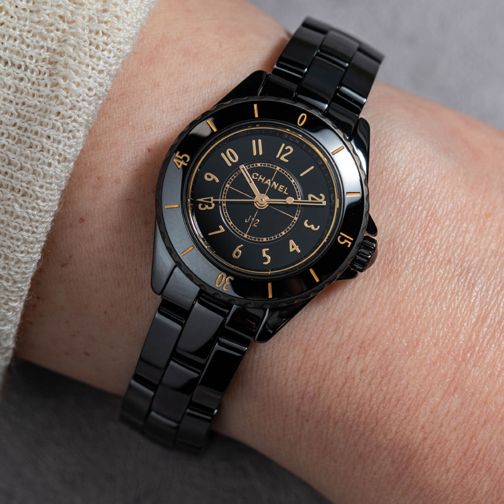 CHANEL - J12 - （J12 Superleggera Caliber 12.1 42毫米腕錶） - J12：來自航海世界的原創風格，跨越性別的全新尺寸