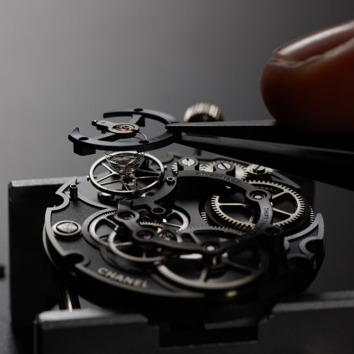 CHANEL - J12 - H11684 - 風格主導技術,自由始於實力|J12,見證CHANEL高級製錶實力的深度進化