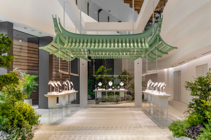 VAN CLEEF & ARPELS - 燕尾翹脊下, 梵克雅寶經典薈萃|Signature高級珠寶鑑賞活動