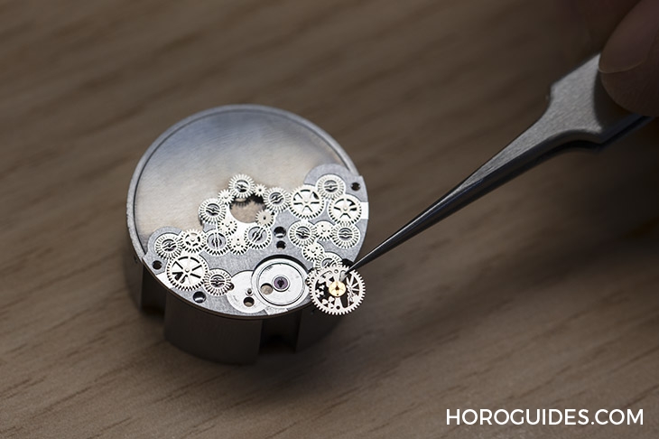 VAN CLEEF & ARPELS - POETIC COMPLICATION - VCARPBKD00 - 讀取她的時光花語:梵克雅寶2023全新詩意複雜時計