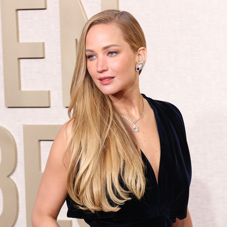 OMEGA - DE VILLE - 435.53.40.21.11.002 - 2024金球獎典禮,明星們佩戴的手錶與珠寶