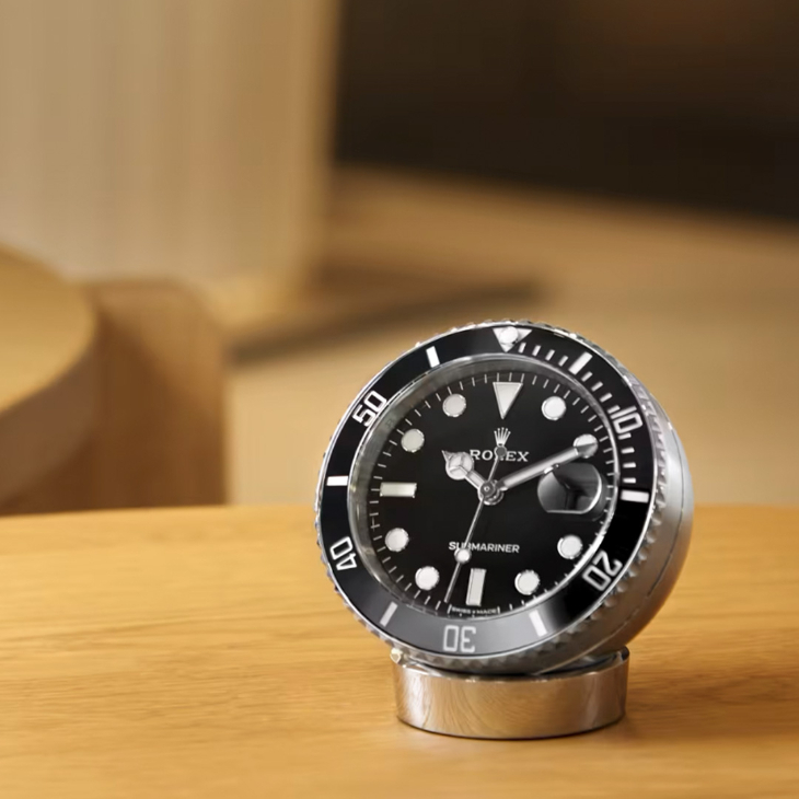 ROLEX - SUBMARINER - 909010LN-0001 - 你是勞力士鐵粉嗎？從潛水錶到座鐘及袖扣，勞力士推出配飾系列
