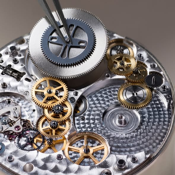 BVLGARI - OCTO - 104351 - 寶格麗BVLGARI Octo Finissimo自動腕錶全新錶徑37毫米，尺寸凝鍊，鋒芒更盛