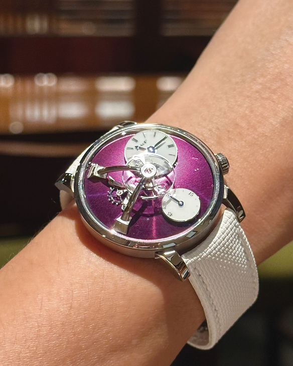 MB&F - LEGACY MACHINES - (LM101 EVO Ti Salmon) - 衝動,還是理性?藏家@t.horology.collector最愛的新收藏|HOROGUIDES雜誌Vol.10 特別企劃